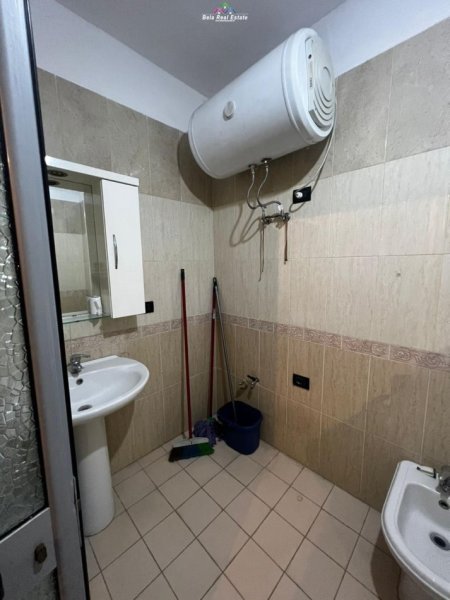 Tirane, jepet me qera apartament 2+1 Kati 3, 103 m² 500 € (astir)