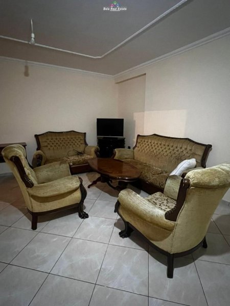 Tirane, jepet me qera apartament 2+1 Kati 3, 103 m² 500 € (astir)
