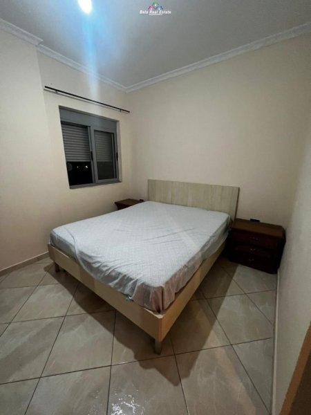 Tirane, jepet me qera apartament 2+1 Kati 3, 103 m² 500 € (astir)