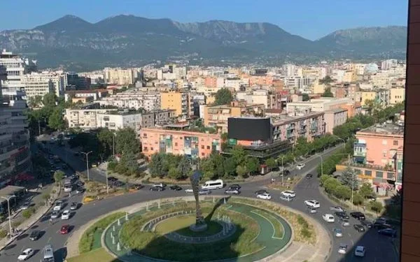 Tirane, jepet me qera ambjent biznesi Kati 0, 41 m² 700 € (Don Bosko)