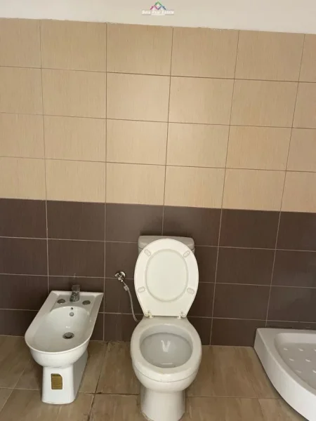 Tirane, jepet me qera apartament 2+1 Kati 8, 83 m² 350 € (yzberisht)