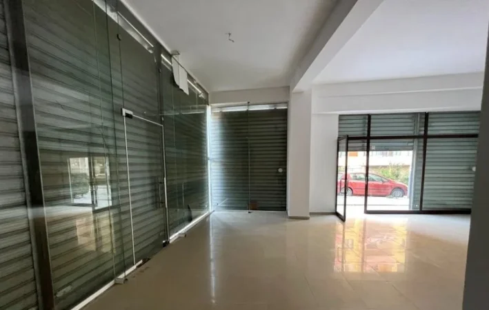 AMBIENT KOMERCIAL, 86 m² NE ASTIR