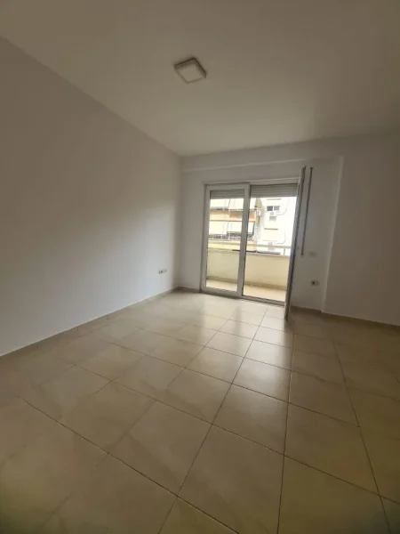AMBIENT PER ZYRA ME QIRA 120 m² (ATSH)