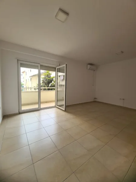 AMBIENT PER ZYRA ME QIRA 120 m² (ATSH)