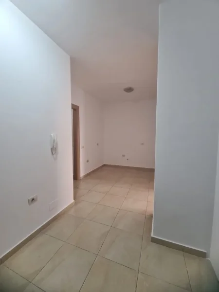 AMBIENT PER ZYRA ME QIRA 120 m² (ATSH)