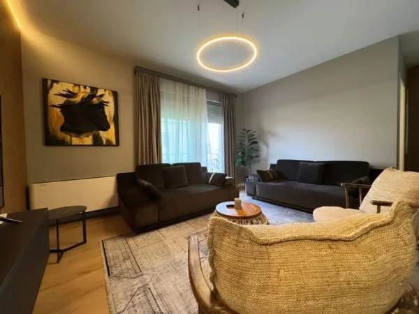 Tirane, jepet me qera apartament 3+1 , 140 m² 2.000 € (Rruga e Elbasanit)