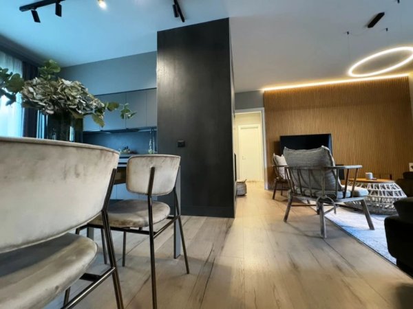 Tirane, jepet me qera apartament 3+1 , 140 m² 2.000 € (Rruga e Elbasanit)