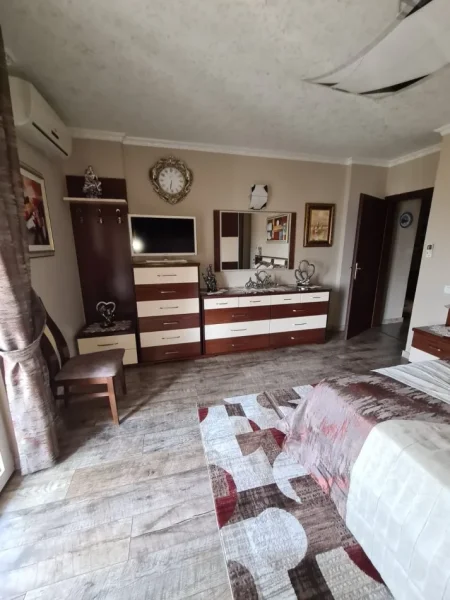 Shitet apartament 2+1  115.000 € (Durres) rruga Pavaresia