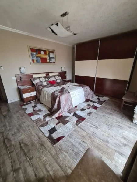 Shitet apartament 2+1  115.000 € (Durres) rruga Pavaresia