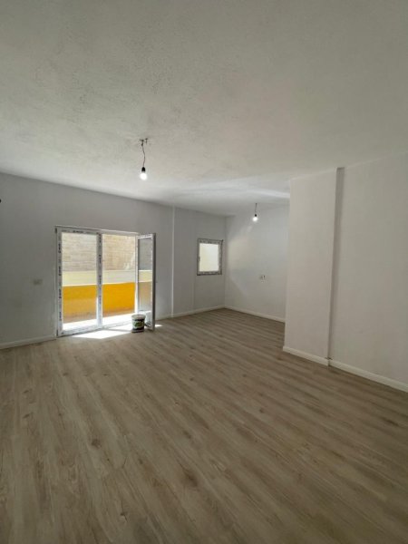 Durres, shitet apartament 2+1 Kati 1, 84 m² 115.000 € (vollga)