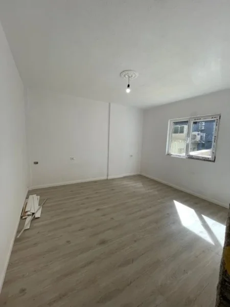 Durres, shitet apartament 2+1 Kati 1, 84 m² 115.000 € (vollga)