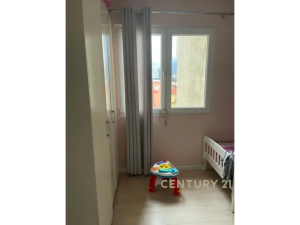 Tirane, shitet apartament 2+1 Kati 5, 73 m² 175.000 € (rruga e kavajes)