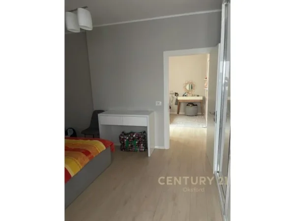 Tirane, shitet apartament 2+1 Kati 5, 73 m² 175.000 € (rruga e kavajes)
