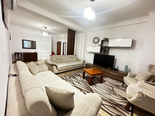 Tirane, shitet apartament 2+1+Ballkon Kati 1, 165 m² 168.000 € (Rruga Rrapo Hekali)