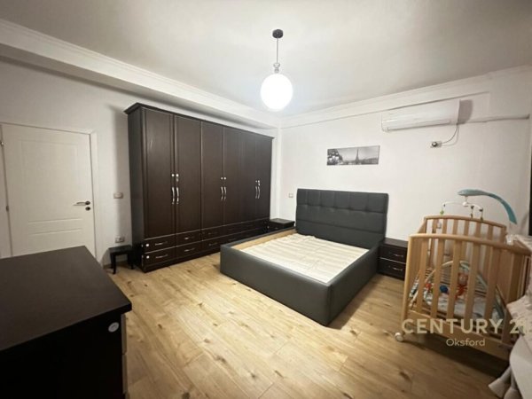 Tirane, shitet apartament 2+1+Ballkon Kati 1, 165 m² 168.000 € (Rruga Rrapo Hekali)