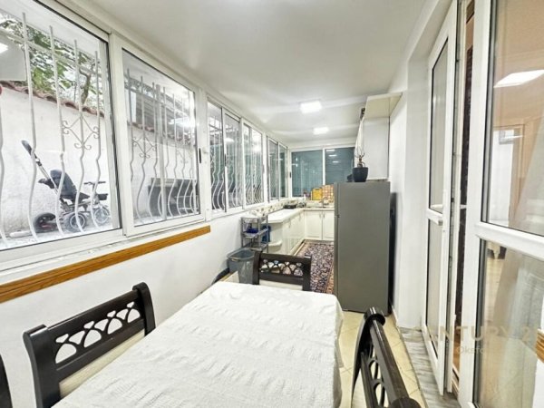 Tirane, shitet apartament 2+1+Ballkon Kati 1, 165 m² 168.000 € (Rruga Rrapo Hekali)