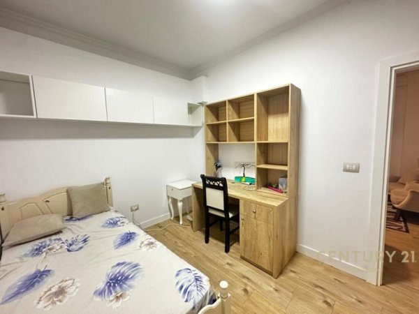 Tirane, shitet apartament 2+1+Ballkon Kati 1, 165 m² 168.000 € (Rruga Rrapo Hekali)
