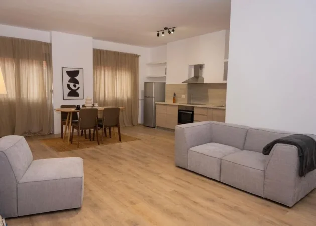 Tirane, shitet apartament 3+1+Ballkon Kati 3, 144 m² 355.000 € (rruga e barrikadave)