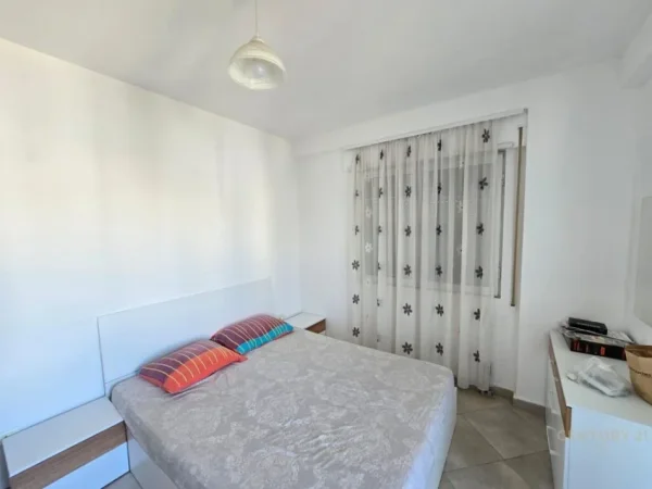 Tirane, jepet me qera apartament 2+1 Kati 7, 100 m² 600 € (don bosko)