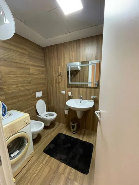 Tirane, jepet me qera apartament 2+1 Kati 3, 85 m² 800 € (FIORI DI BOSKO)