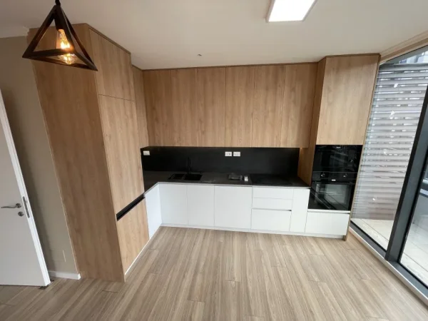 Tirane, jepet me qera apartament 2+1+Aneks+Ballkon Kati 10, 120 m² 1.500 € (Liqeni Artificial)