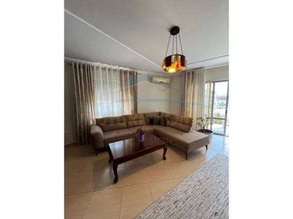 Tirane, shitet apartament 2+1+Ballkon Kati 2, 103 m² 118.000 € (Fresk)