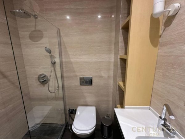 Tirane, jepet me qera apartament 2+1 Kati 7, 110 m² 1.100 € (komuna e parisit)