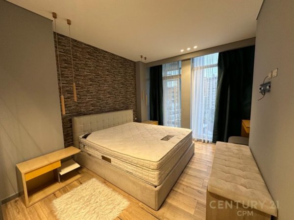 Tirane, jepet me qera apartament 2+1 Kati 7, 110 m² 1.100 € (komuna e parisit)