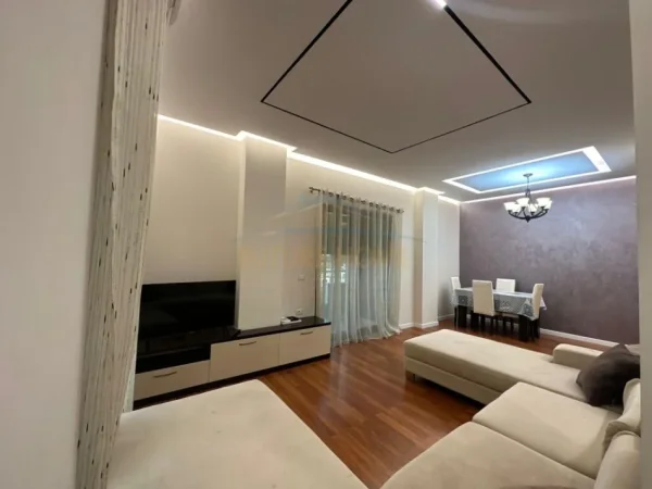 Tirane, shitet apartament 2+1+Ballkon Kati 4, 120 m² 240.000 € (Liqeni i Thate)