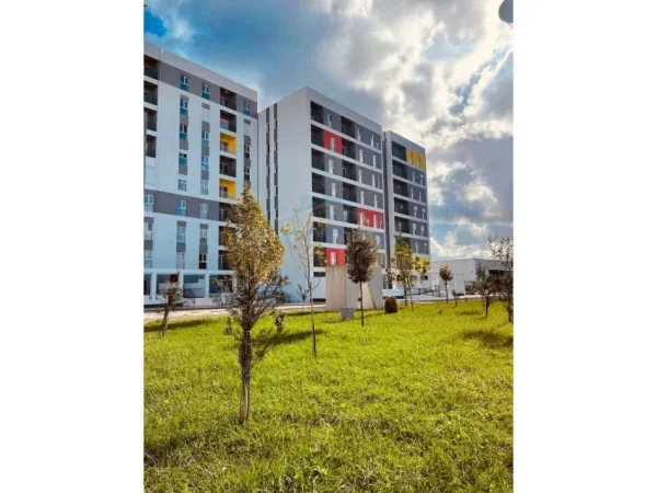 Tirane, shitet apartament 1+1+Ballkon Kati 3, 63 m² 66.000 € (Univers City)