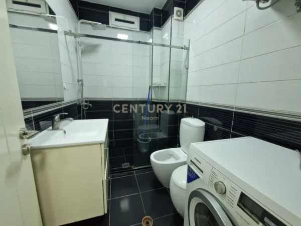 Tirane, shitet apartament 1+1 Kati 5, 77 m² 139.000 € (laprake)