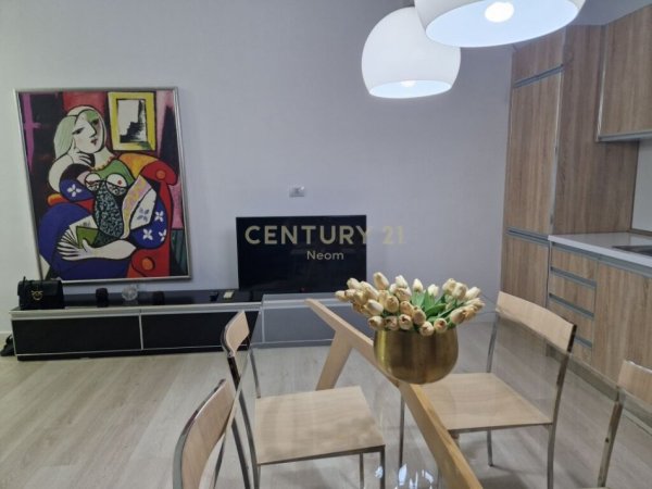 Tirane, shitet apartament 1+1 Kati 5, 77 m² 139.000 € (laprake)
