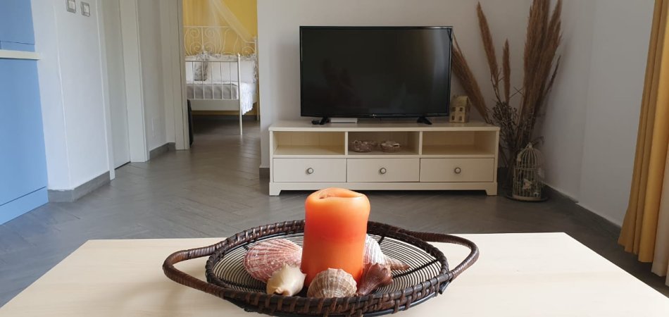 Vlore, jepet me qera apartament 1+1+Ballkon Kati 1, 70 m² 800 € (uji i ftohte vlore)