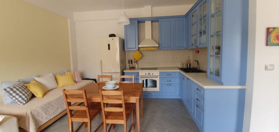 Vlore, jepet me qera apartament 1+1+Ballkon Kati 1, 70 m² 800 € (uji i ftohte vlore)