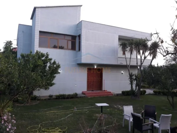 Vlore, shitet Vile 2+1 Kati 0, 500 m² 550.000 € (lagjia Hajro Cakerri,Vlorë) RV 45143