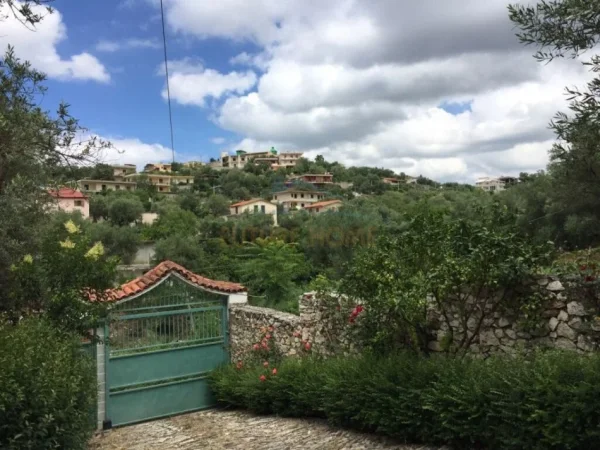 Vlore, shitet Vile 2+1 Kati 0, 500 m² 550.000 € (lagjia Hajro Cakerri,Vlorë) RV 45143