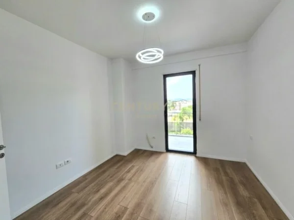 Tirane, shitet apartament 2+1 Kati 2, 98 m² 185.000 € (varri bamit)