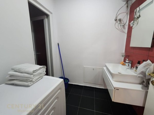 Tirane, jepet me qera apartament 2+1 Kati 1, 75 m² 800 € (vila gold)