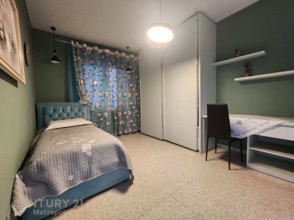 Tirane, jepet me qera apartament 2+1 Kati 1, 75 m² 800 € (vila gold)