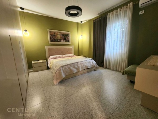 Tirane, jepet me qera apartament 2+1 Kati 1, 75 m² 800 € (vila gold)