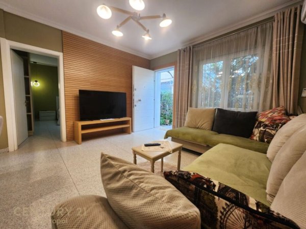 Tirane, jepet me qera apartament 2+1 Kati 1, 75 m² 800 € (vila gold)