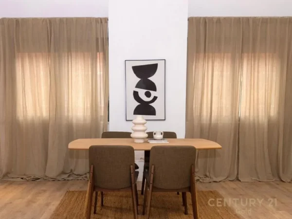 Tirane, shitet apartament 3+1+Ballkon Kati 7, 144 m² 355.000 € (RRUGA E BARRIKADAVE)