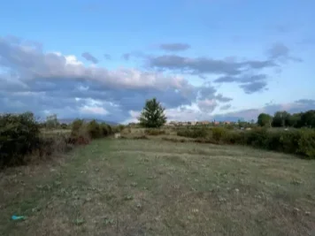 Tirane, shitet , 40.000 m² 4.000.000 € (Lunder Prane Teg)