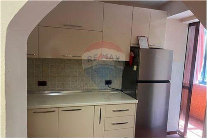 Tirane, jepet me qera apartament 1+1 Kati 2, 60 m² 450 € (Rruga e Dibres)