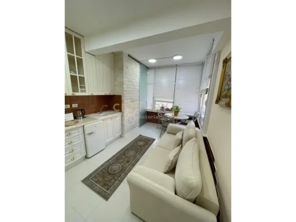 Tirane, shitet apartament 3+1+Ballkon Kati 2, 193 m² 510.000 € (BLLOK)