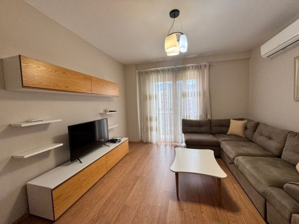 Tirane, jepet me qera apartament 2+1 Kati 6, 100 m² 500 € (5 Maj)