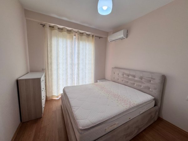 Tirane, jepet me qera apartament 2+1 Kati 6, 100 m² 500 € (5 Maj)