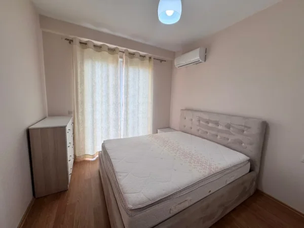 Tirane, jepet me qera apartament 2+1 Kati 6, 100 m² 500 € (5 Maj)