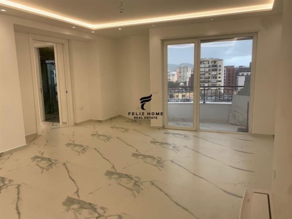 Tirane, jepet me qera zyre Kati 7, 106 m² 1.000 € (RRUGA MINE PEZA)