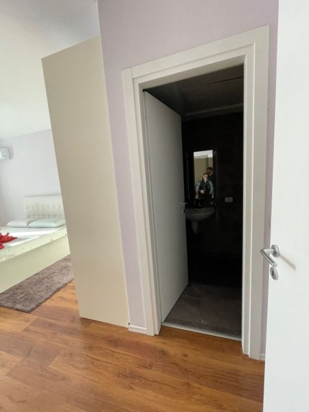 Tirane, jepet me qera apartament 2+1+Ballkon Kati 4, 85 m² 800 € (Fiori DI Bosko)
